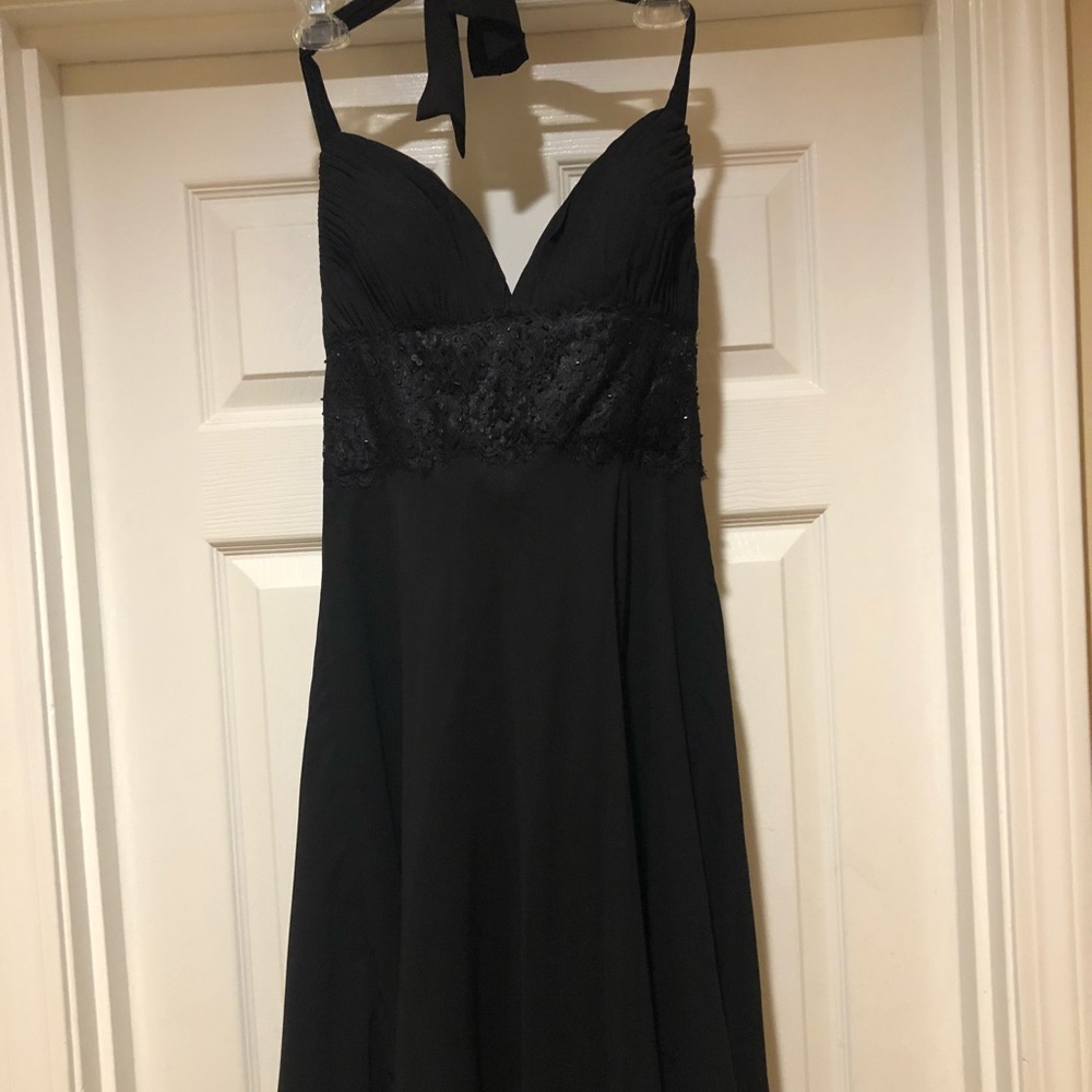 WHITE HOUSE BLACK MARKET BLACK HALTER